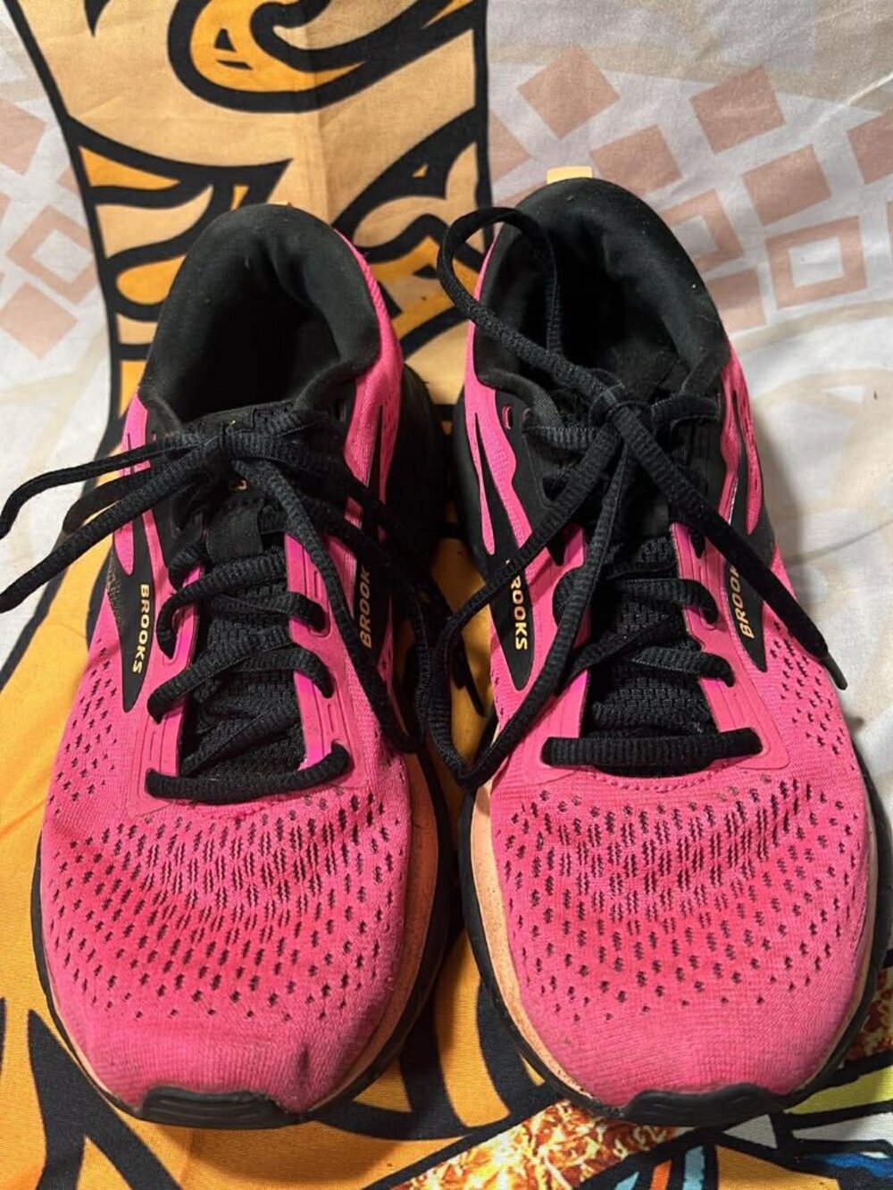 Brooks Pink Running Shoes Women’s Size 6 - Picture 2 of 7